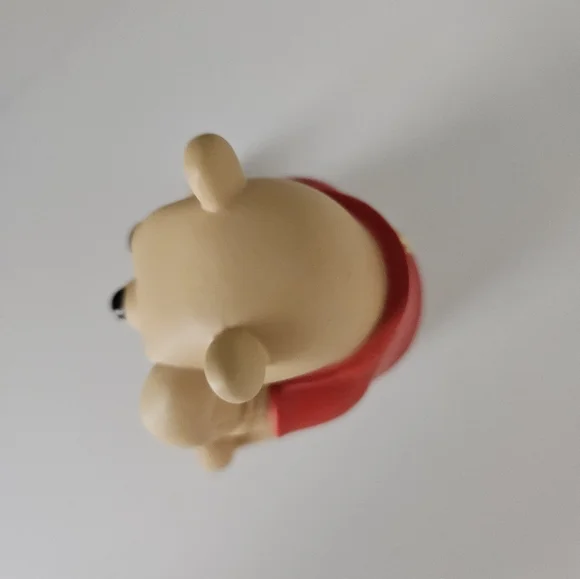 Winnie The Pooh Porcelain Figurine - Picture 5 of 8